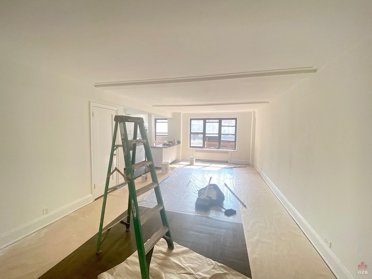 E 38th St #6B - Photo 2 of 4