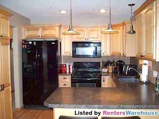 3351 Grimes Ave N - Photo 4 of 15