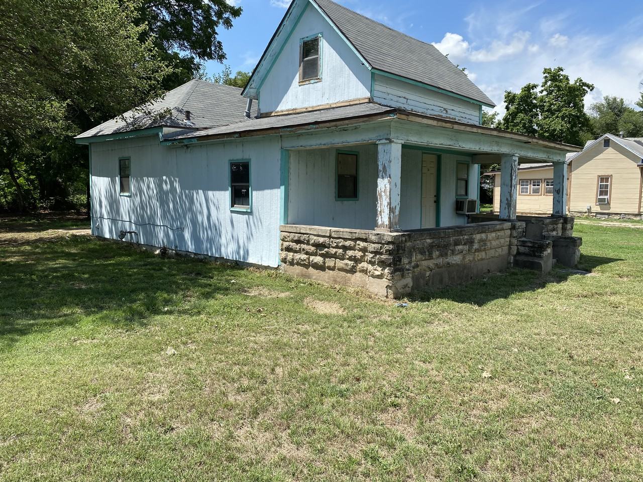 1621 Menor Street - Photo 2 of 6