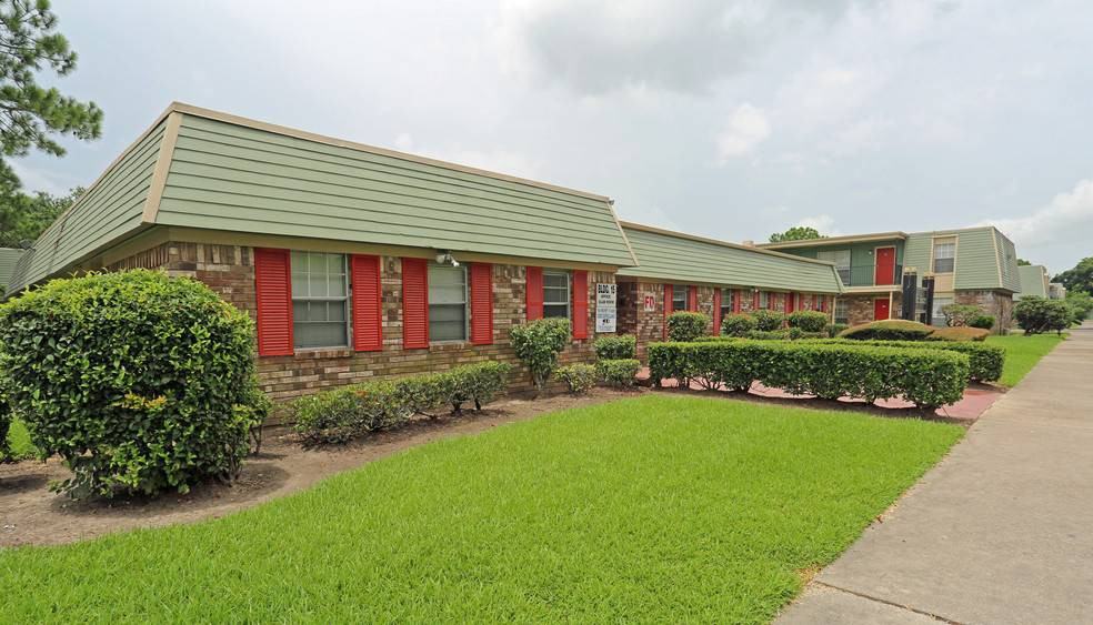 The Pointe - Photo 2 of 17