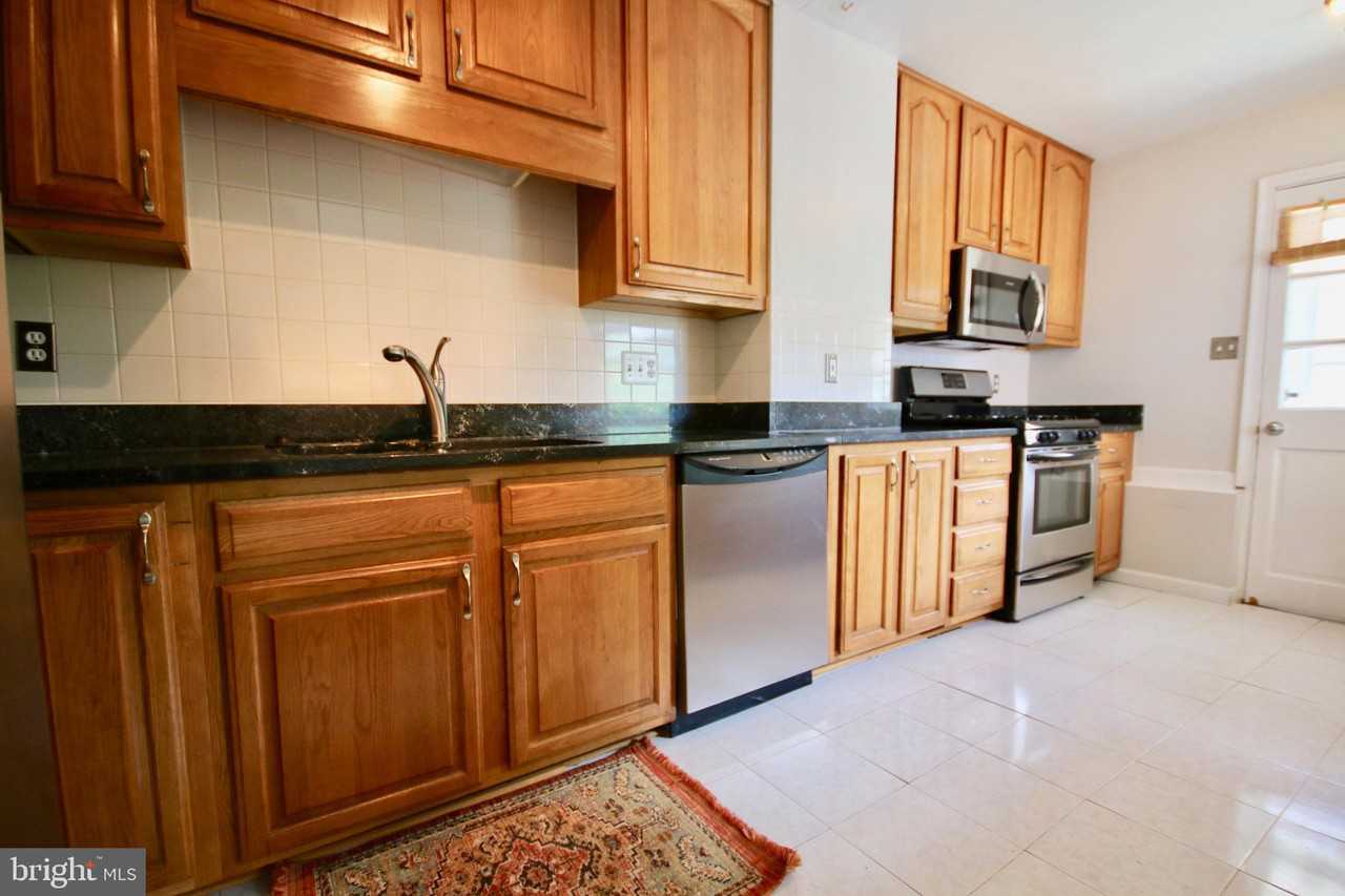 1204 Wilkes St - Photo 2 of 21