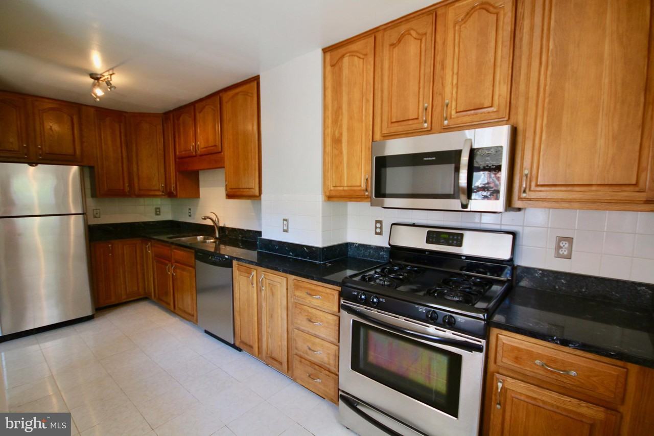 1204 Wilkes St - Photo 3 of 21
