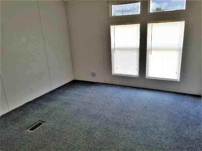 5301 180th St - Photo 3 of 12