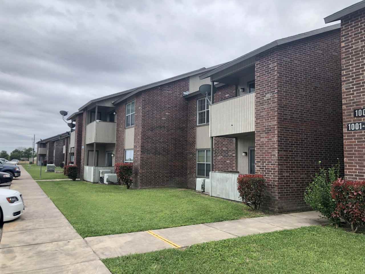 Lakeview Apartments - Photo 2 of 11