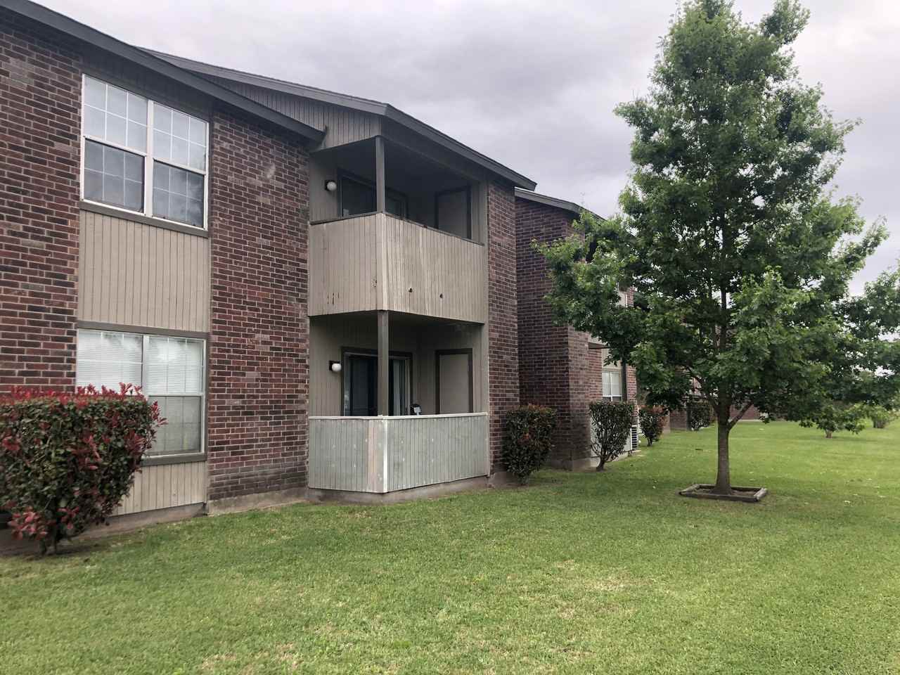 Lakeview Apartments - Photo 4 of 11