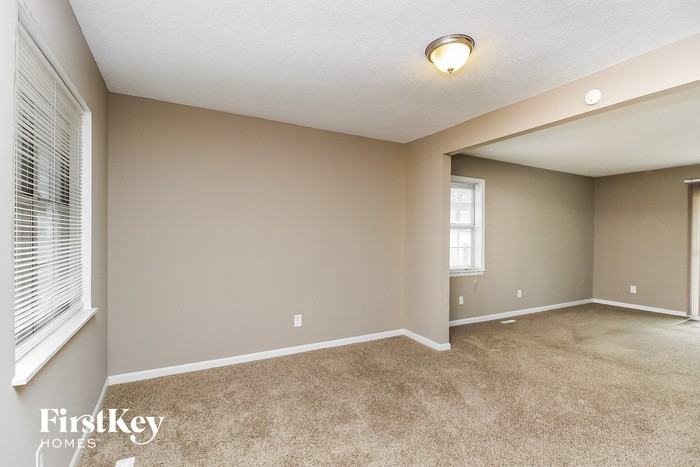 17104 E Hart Ave - Photo 3 of 15