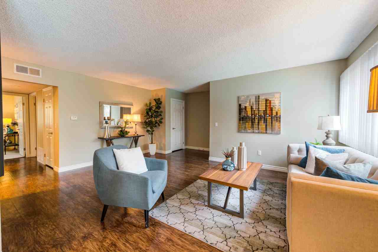 Newport Bay Terrace - Photo 4 of 23