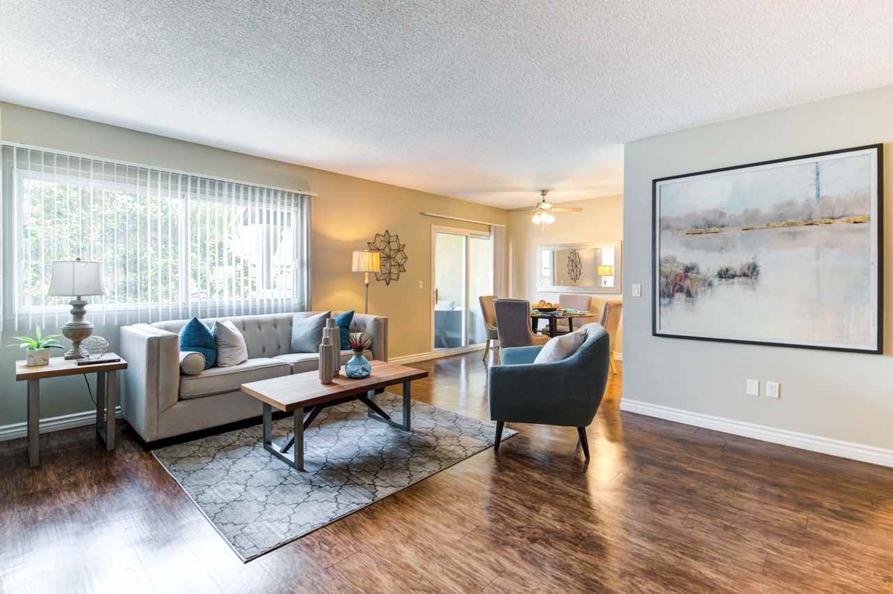 Newport Bay Terrace - Photo 5 of 23