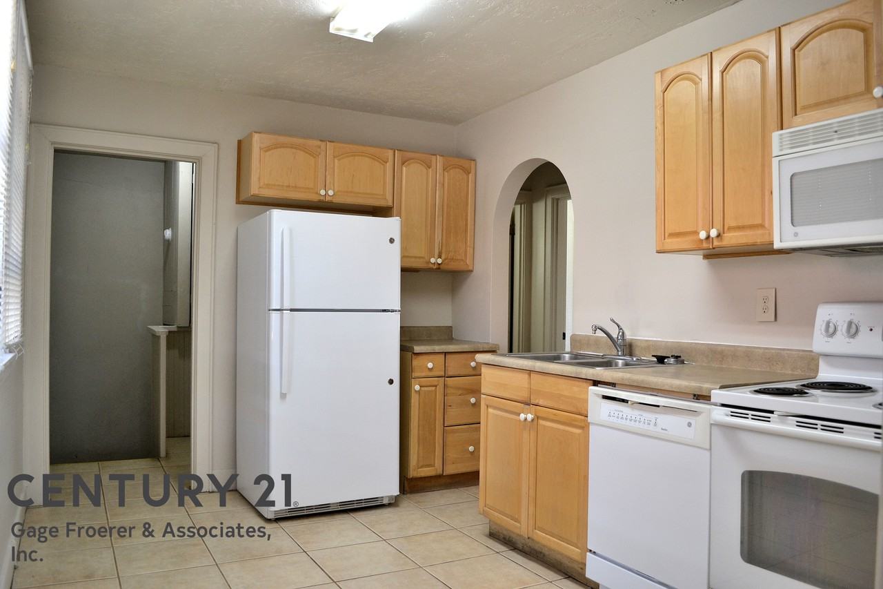 212 Patterson St - Photo 3 of 11