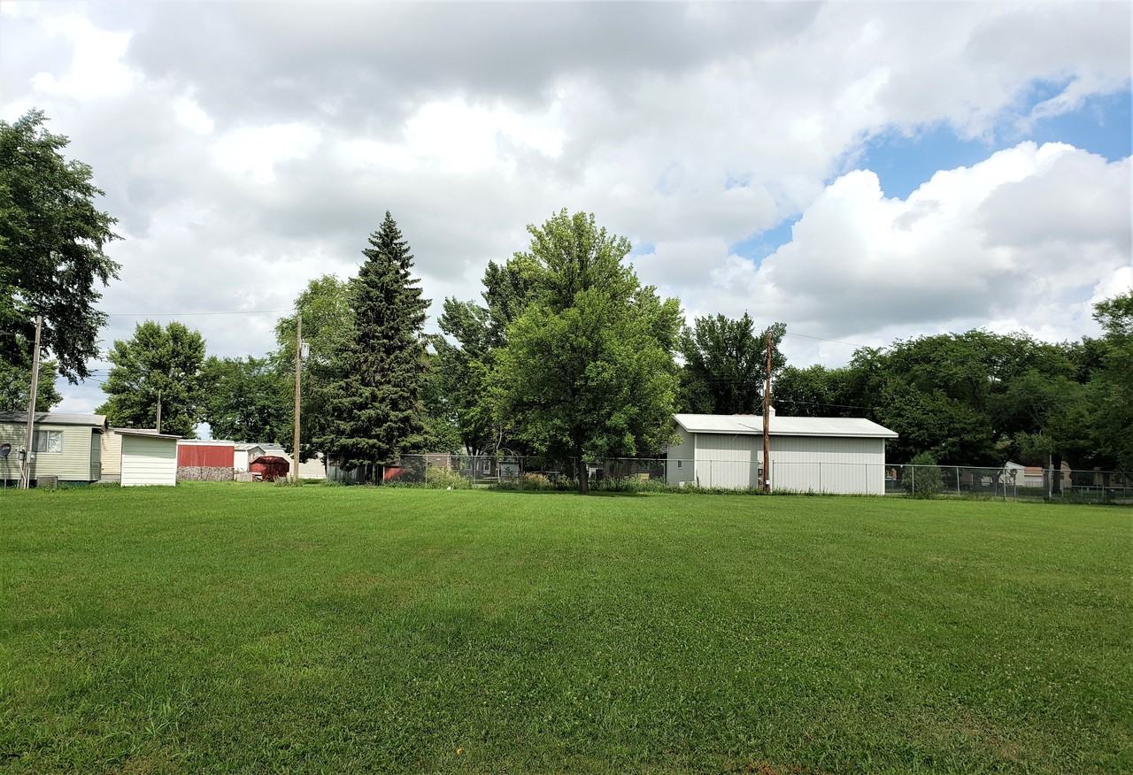 2400 5th Ave S - Photo 3 of 8