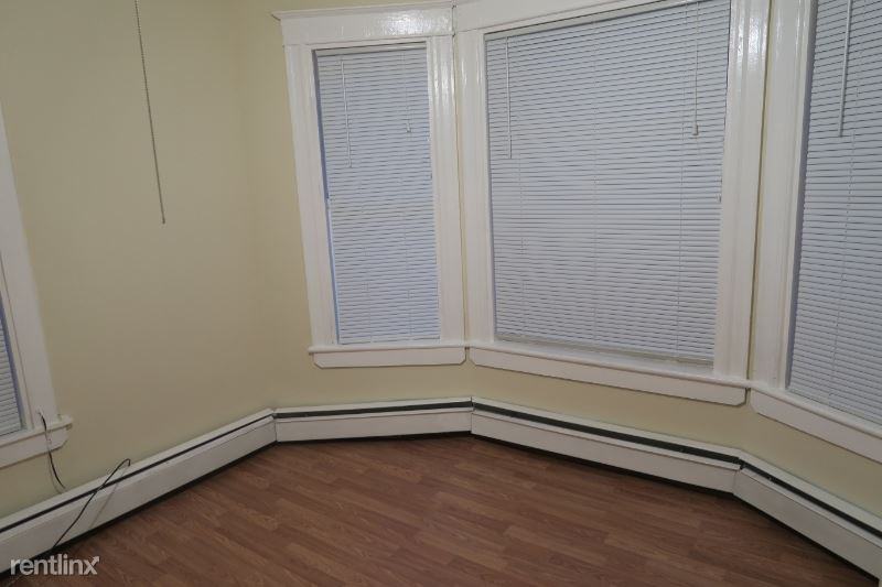 412 412 North St. 4 - Photo 3 of 7