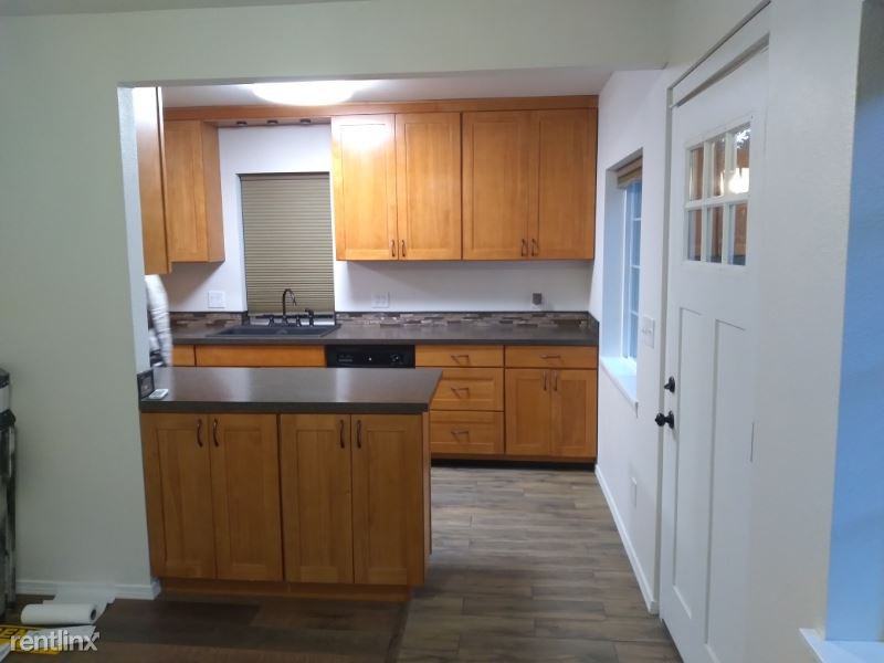 2814 S 138th St - Photo 3 of 12