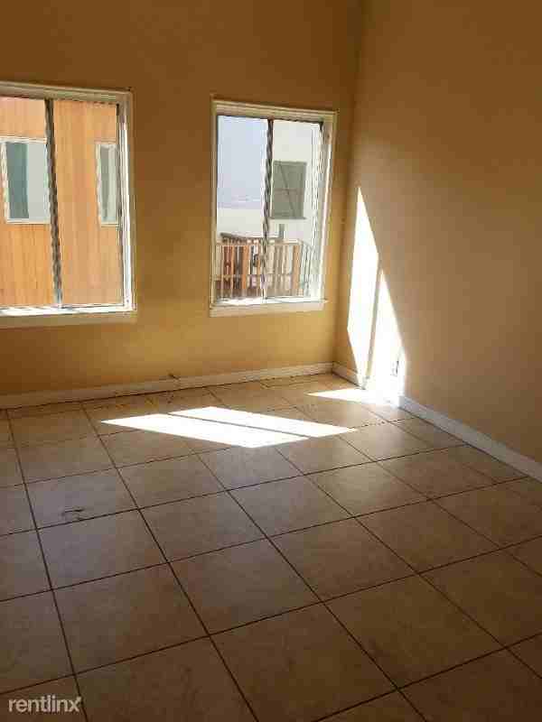 209 Columbia Pl - Photo 3 of 7