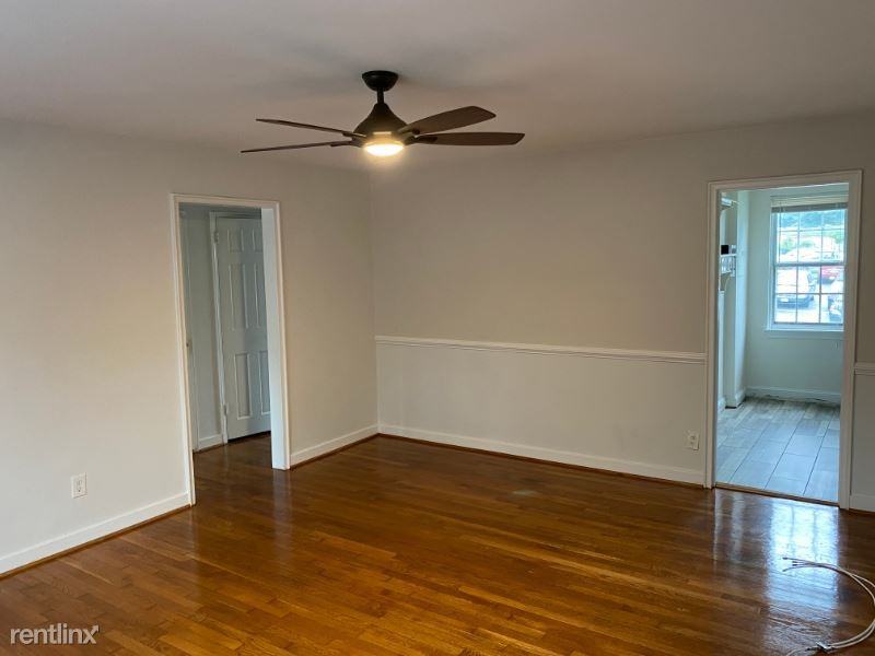 115 E Glebe Rd #B - Photo 3 of 17