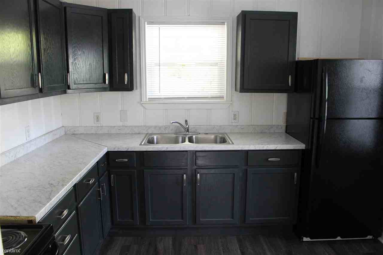 909A Foster Ave - Photo 3 of 8