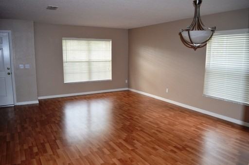 509 Windrose Dr - Photo 3 of 12