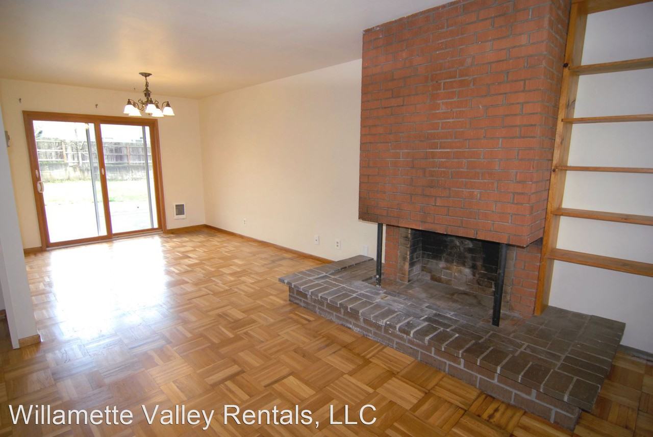 184/182 Azalea Dr 182/184 - Photo 3 of 26