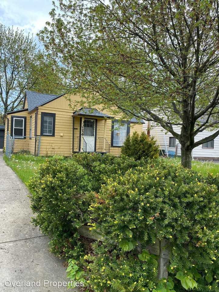 33256 Willowick Dr - Photo 2 of 20