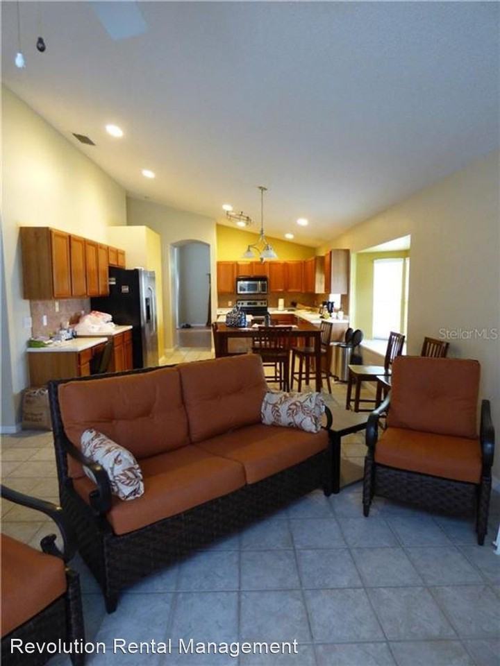 17326 Summer Oak Ln - Photo 2 of 11