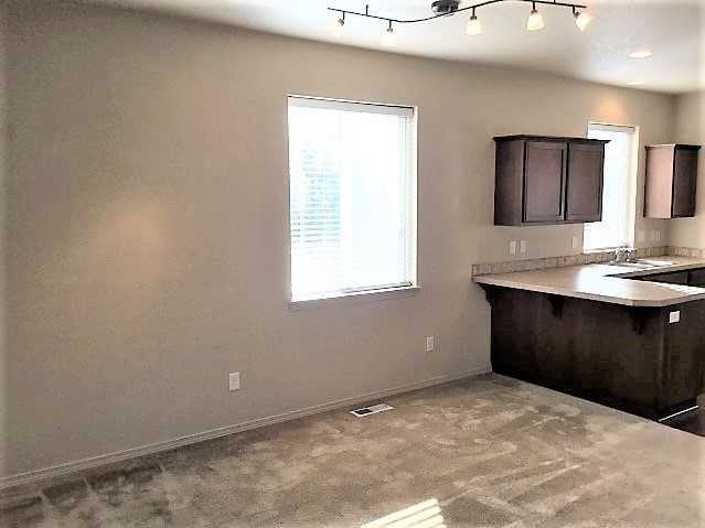 807 Ne 115th Cir - Photo 3 of 15