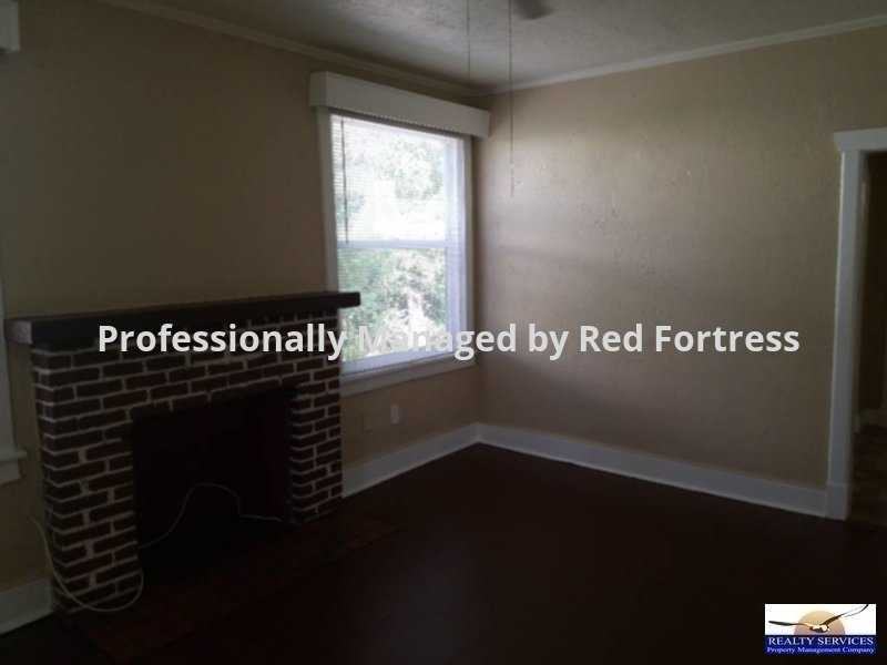 2229 Katherine St - Photo 3 of 10