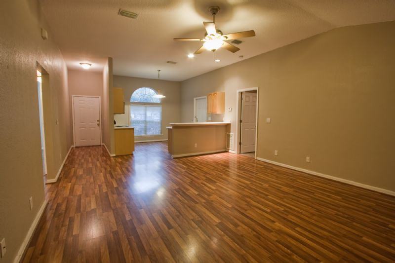 1014 Kennedy Dr - Photo 2 of 12