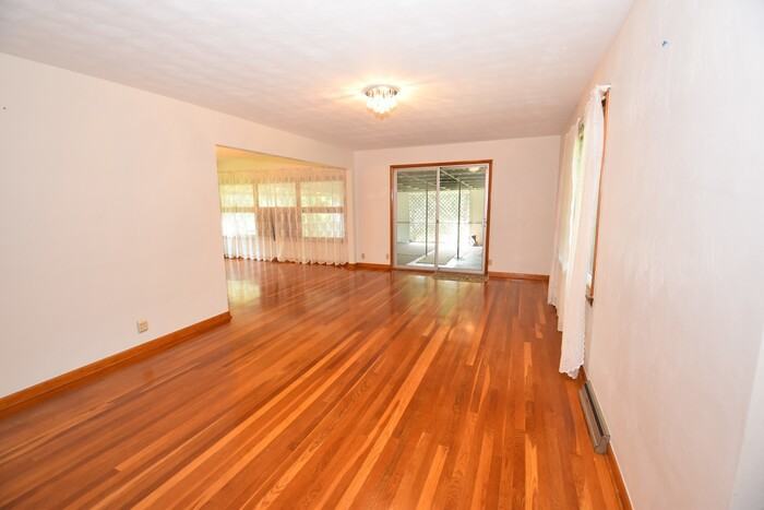 9961 Rosehill Rd - Photo 3 of 21