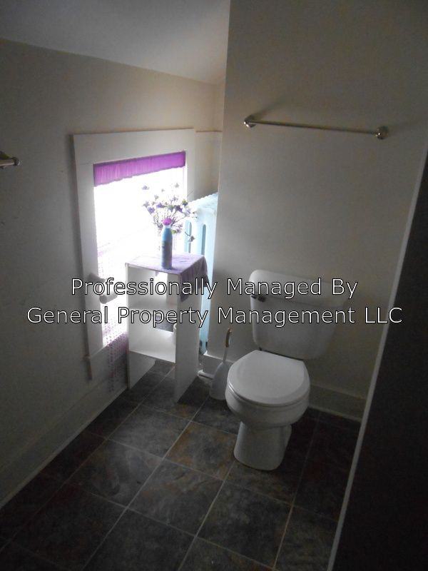 904 1st Ave - Photo 2 of 9