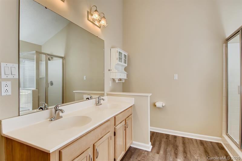 2939 Notchview Ct - Photo 3 of 15
