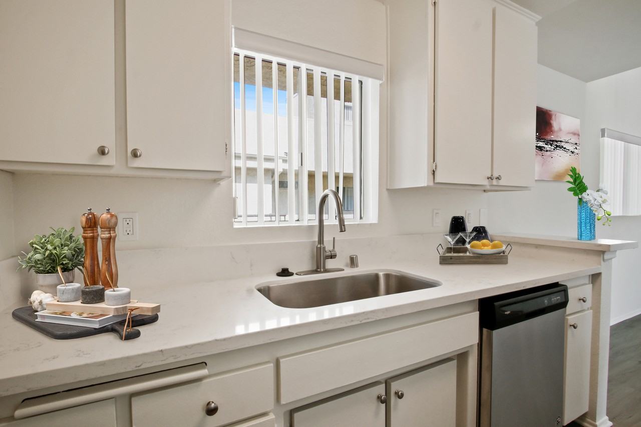 5760 Laurel Canyon Apartments - Photo 2 of 57