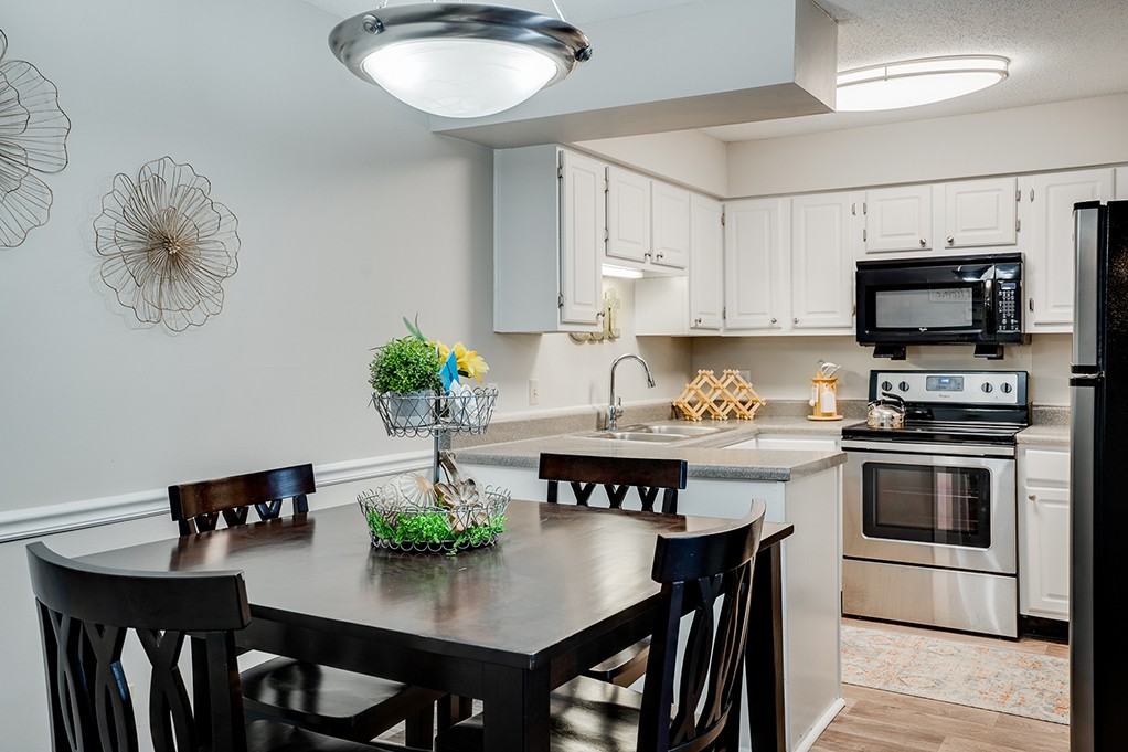 Villas at Oak Crest - Photo 2 of 41