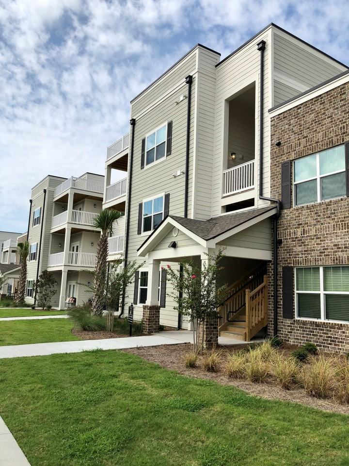 100 Pinckney Marsh Lane - Photo 2 of 35