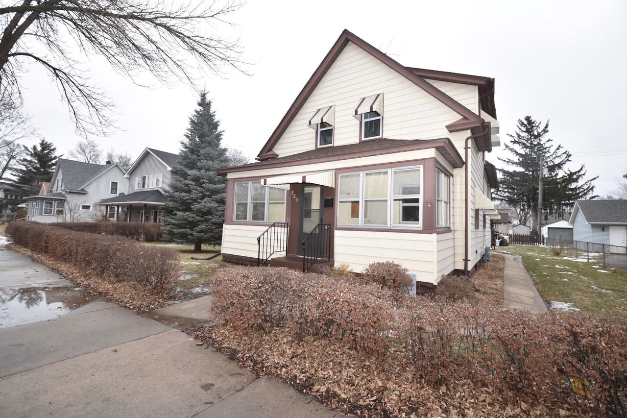 229 2nd Ave S #2 - Photo 2 of 19