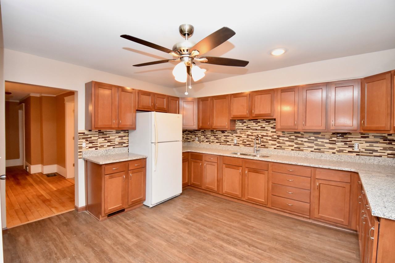 229 2nd Ave S #2 - Photo 3 of 19