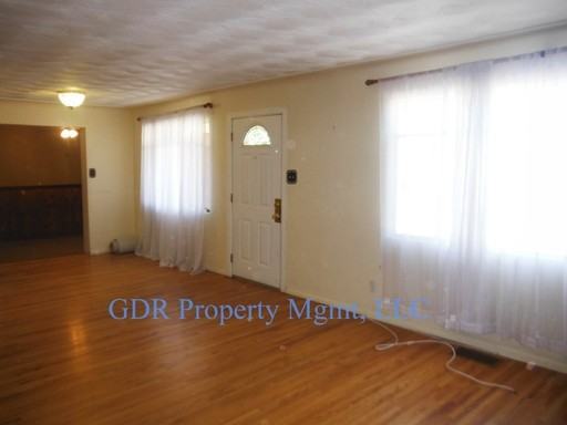 3020 San Rafael Ave SE - Photo 3 of 13