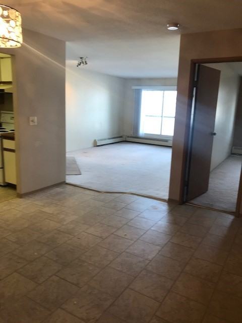 Apartment in NE - Photo 2 of 6