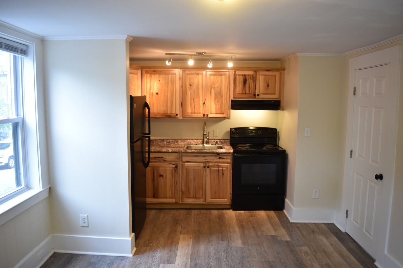 186 Grant St. #1 - ALL Utilities included! - Photo 2 of 7