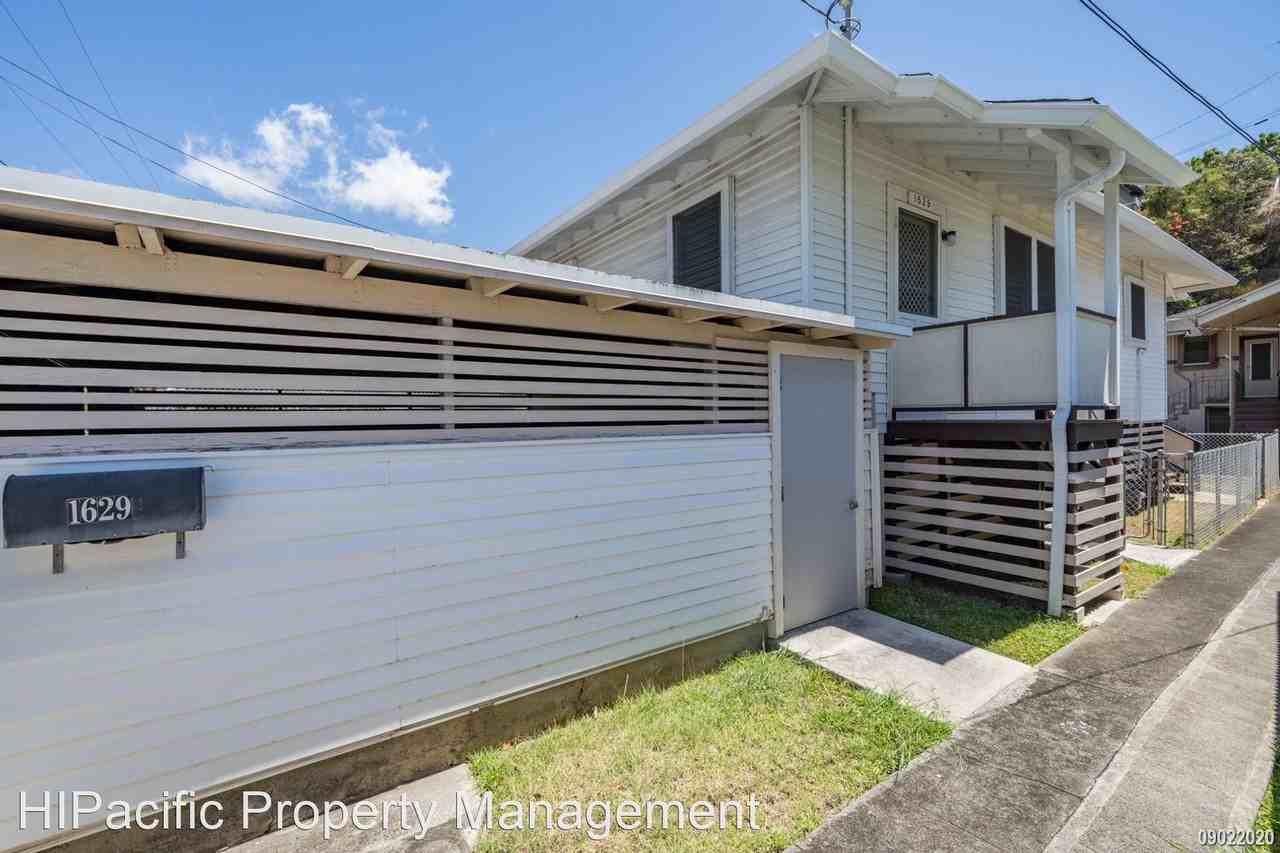 1629 Lusitana St - Photo 3 of 23