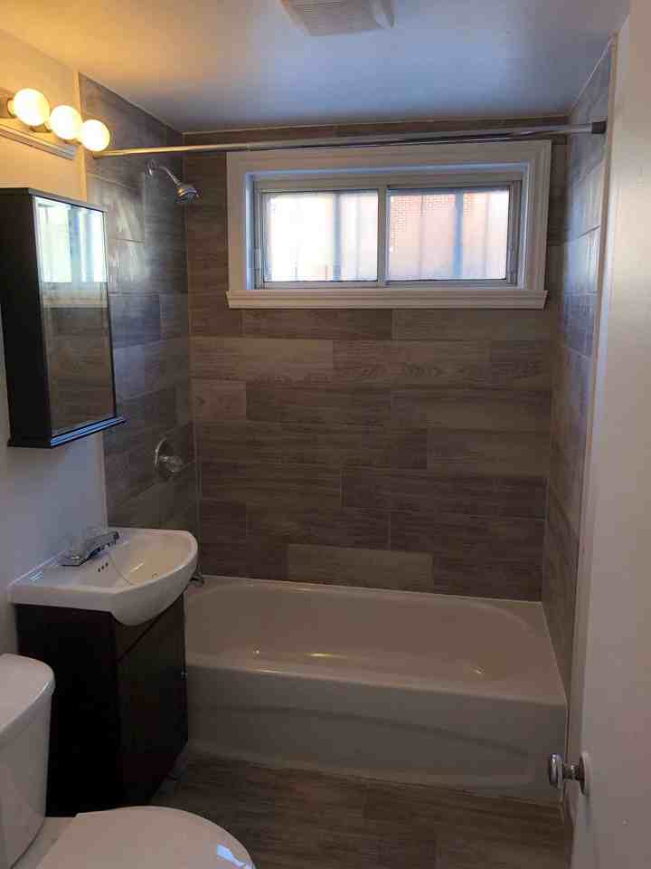 4240 Rue Forest - Photo 2 of 7