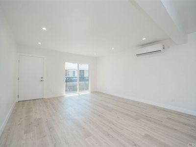 11918 Hart St #5 - Photo 2 of 5