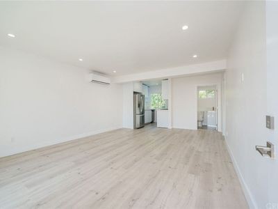 11918 Hart St #5 - Photo 3 of 5