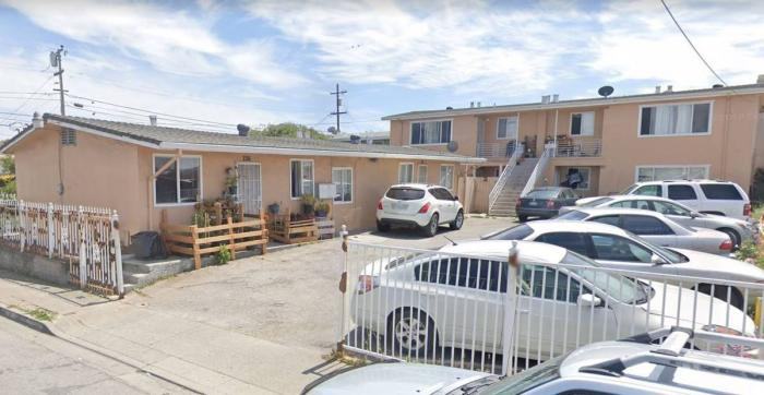 2318 Dover Street - 2318 - Photo 2 of 13