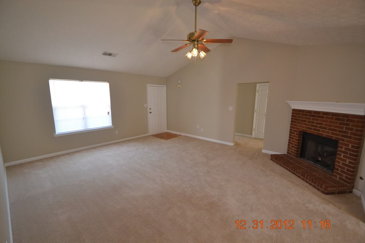 2156 Kellington Dr - Photo 2 of 10