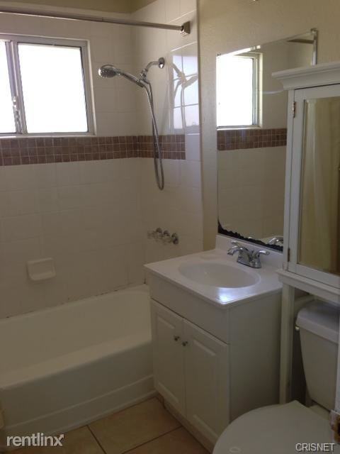 18730 Collins St - Photo 2 of 11
