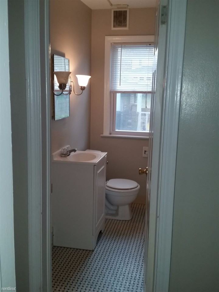 93 93 N. Pershing Ave. 95 - Photo 3 of 10