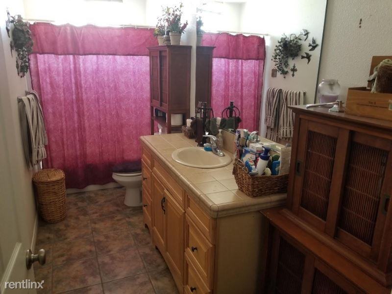 15041 Larkspur St - Photo 2 of 12