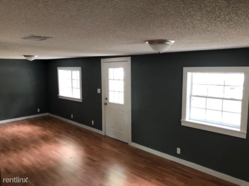 1227 Griffith St - Photo 3 of 10