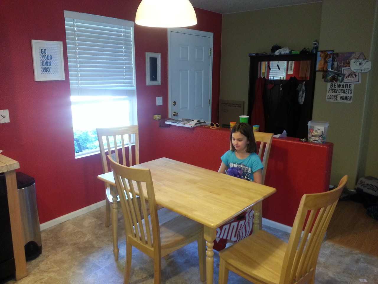 292 Smith Cir - Photo 3 of 4