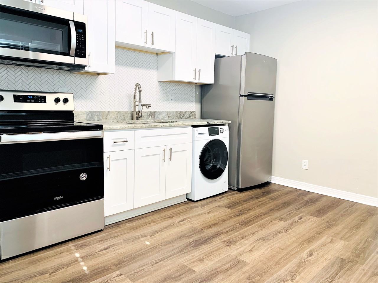 3805 W Leona St #2 - Photo 4 of 10