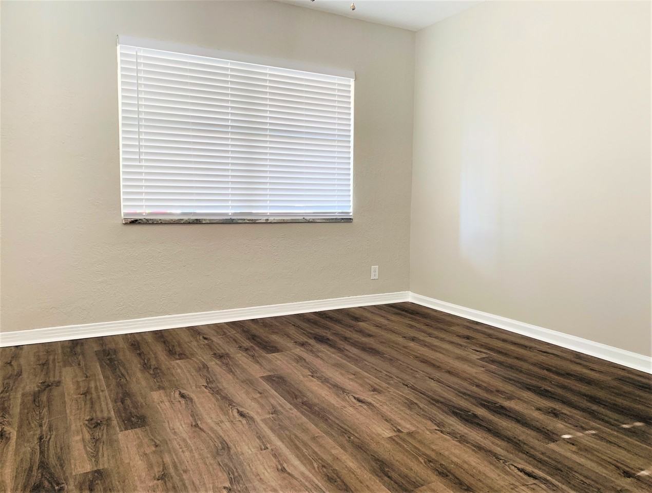 3805 W Leona St #2 - Photo 5 of 10